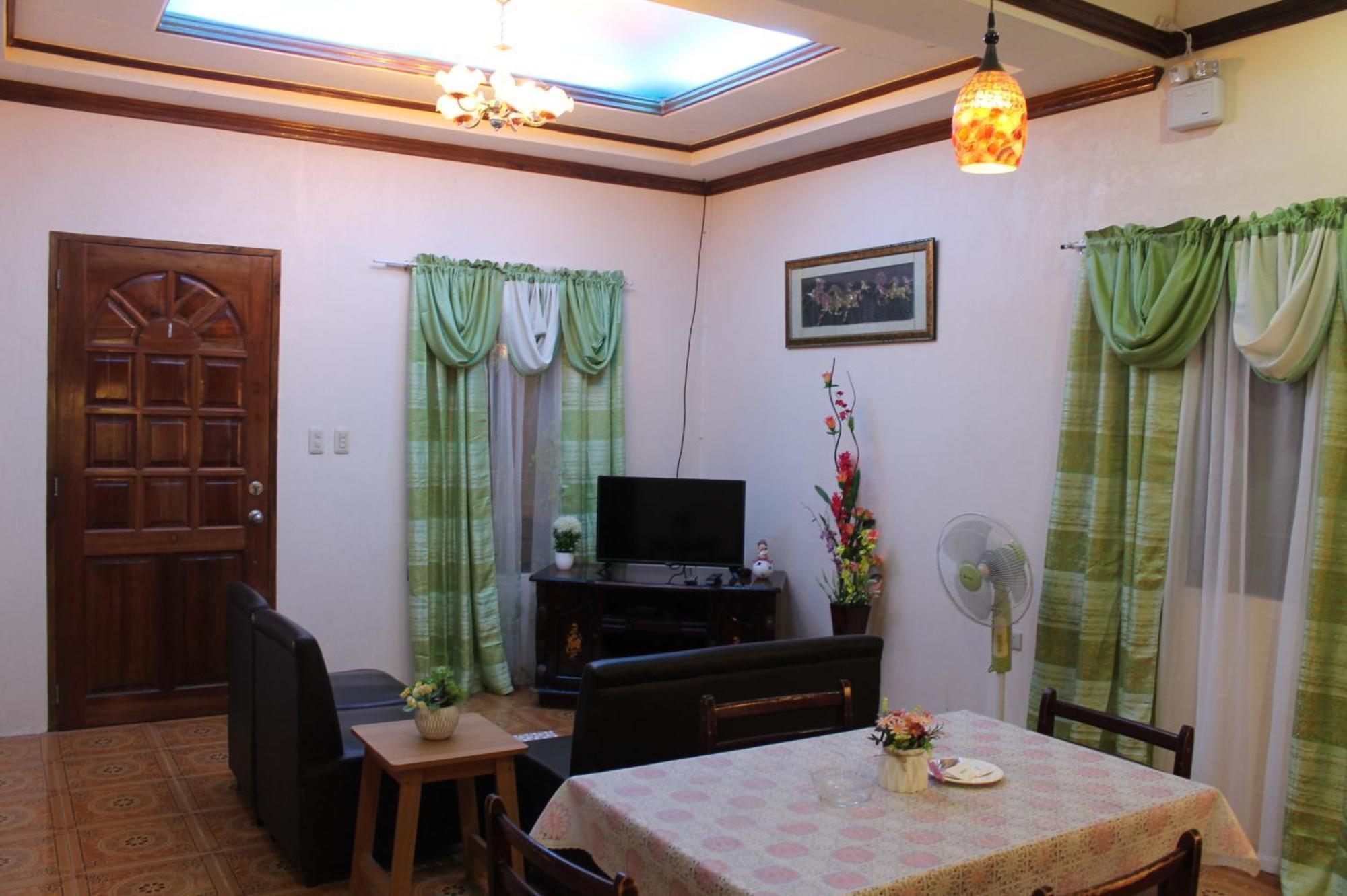 RedDoorz @ Kojie Guest House Moalboal Zewnętrze zdjęcie